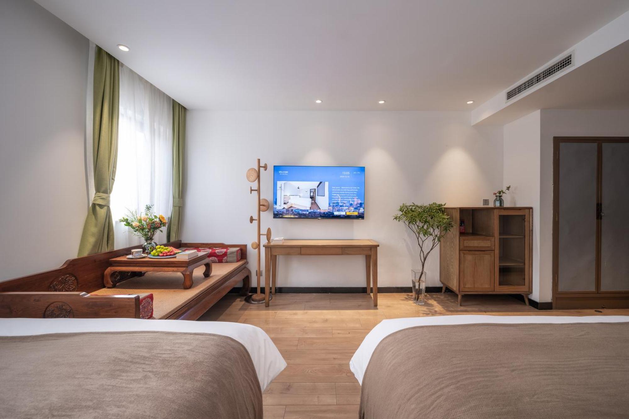 Beijing Tangfu Nanluoguxiang Wang Fu Jing Forbidden City Snack Street Hotel,1 Stop Walking To Airport Express,3 Stop To Tiananmen&Free Laundry Dry Service &Professional Free Tour Ticket Service With English Speaking Staff Exterior foto
