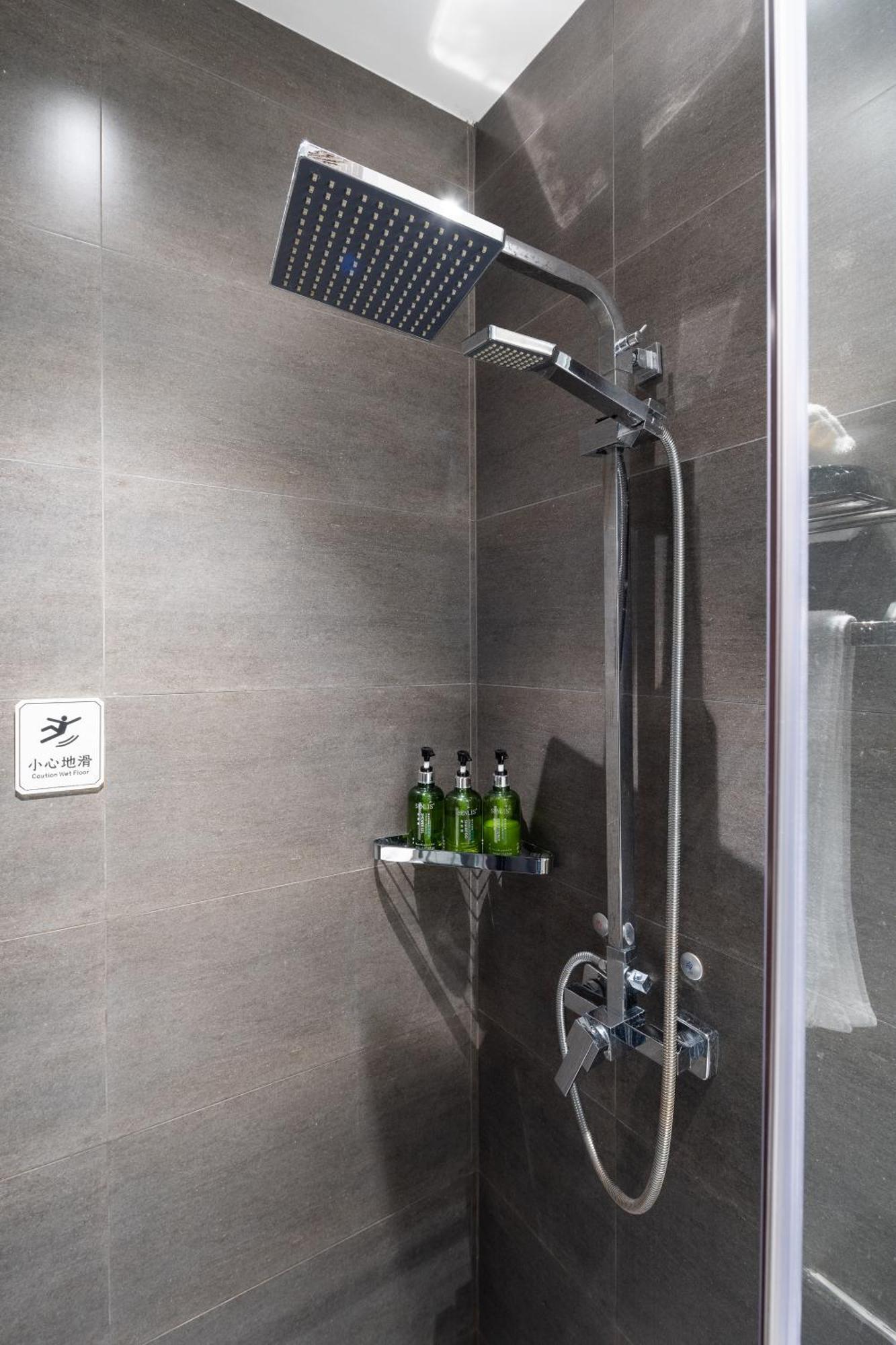 Beijing Tangfu Nanluoguxiang Wang Fu Jing Forbidden City Snack Street Hotel,1 Stop Walking To Airport Express,3 Stop To Tiananmen&Free Laundry Dry Service &Professional Free Tour Ticket Service With English Speaking Staff Exterior foto